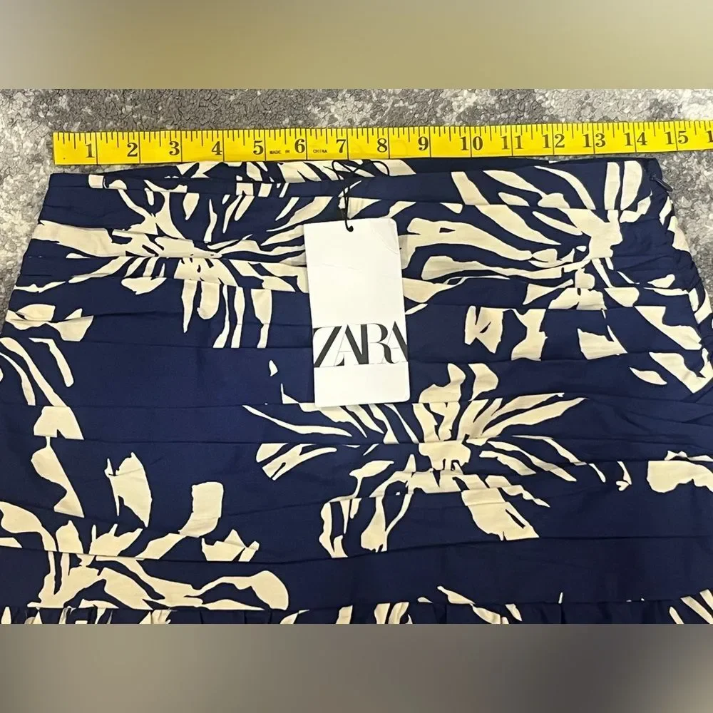 ZARA long skirt in floral print  blue/ivory size M Cotton